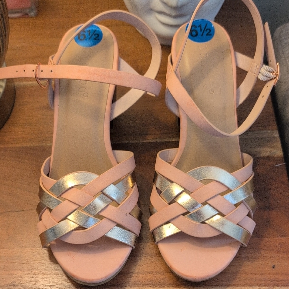 BAMBOO Pink and Gold Sandals with Elegant Straps